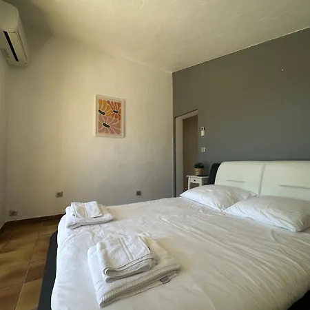 Vivre A Pieds Villa *