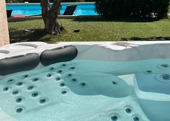 Vivre A Pieds 생트막시메